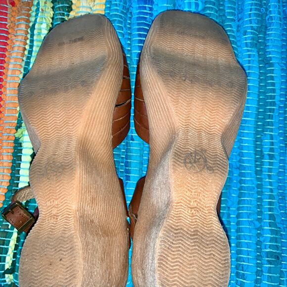 VINTAGE 70s/80s FAMOLARE "HI THERE" WAVY SOLE LEATHER WEDGE SANDAL - Picture 5 of 11